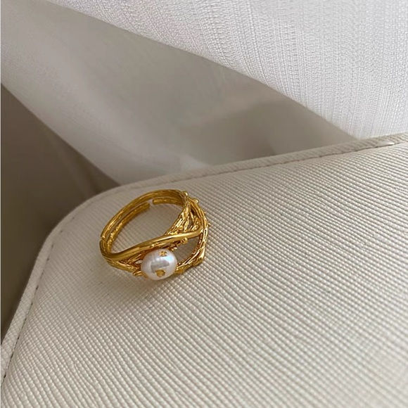 Pearl and Gold Ring 18k Gold and 925 Sterling Silver - Picture 6 of 7
